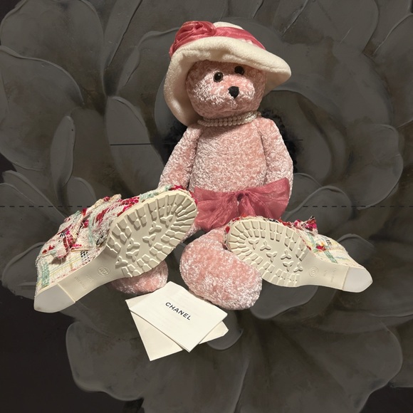 Authentic Chanel twig shoes - Picture 2 of 5